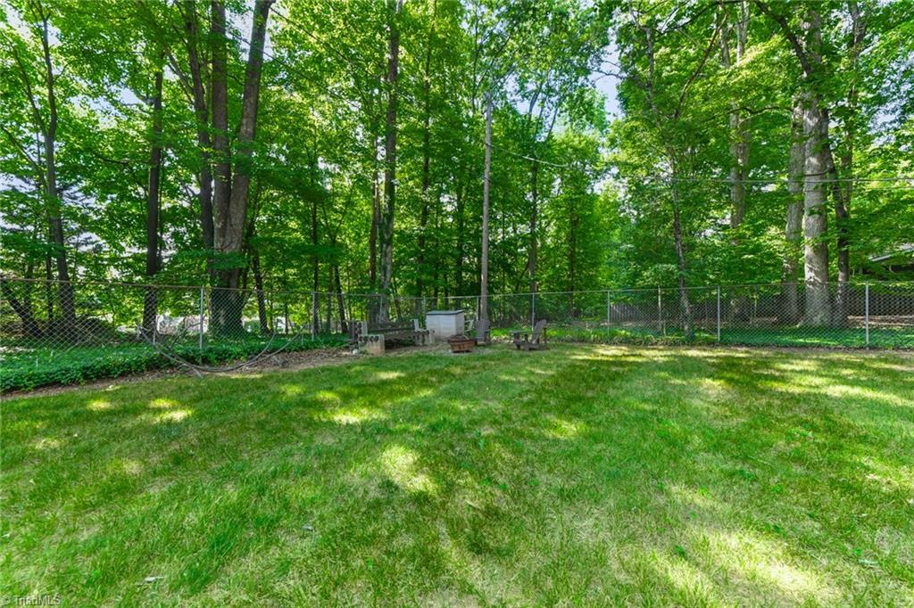 4801 Sweetbriar Road Greensboro, NC 27455 - Photo 31 of 32