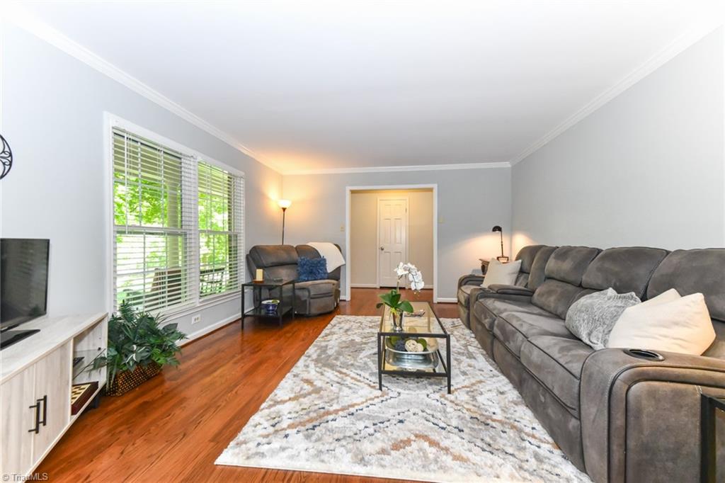 4801 Sweetbriar Road Greensboro, NC 27455 - Photo 5 of 32