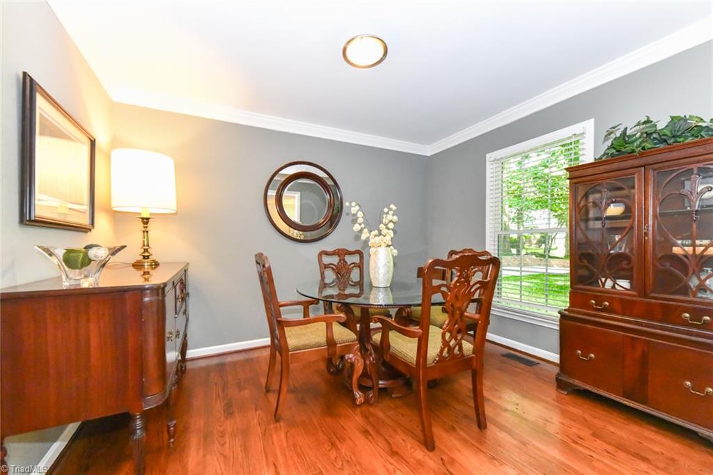4801 Sweetbriar Road Greensboro, NC 27455 - Photo 7 of 32