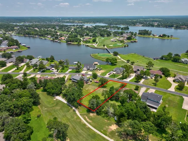 $249,000 | 416 Kiowa Dr Lake West, Lake Kiowa, TX 76240