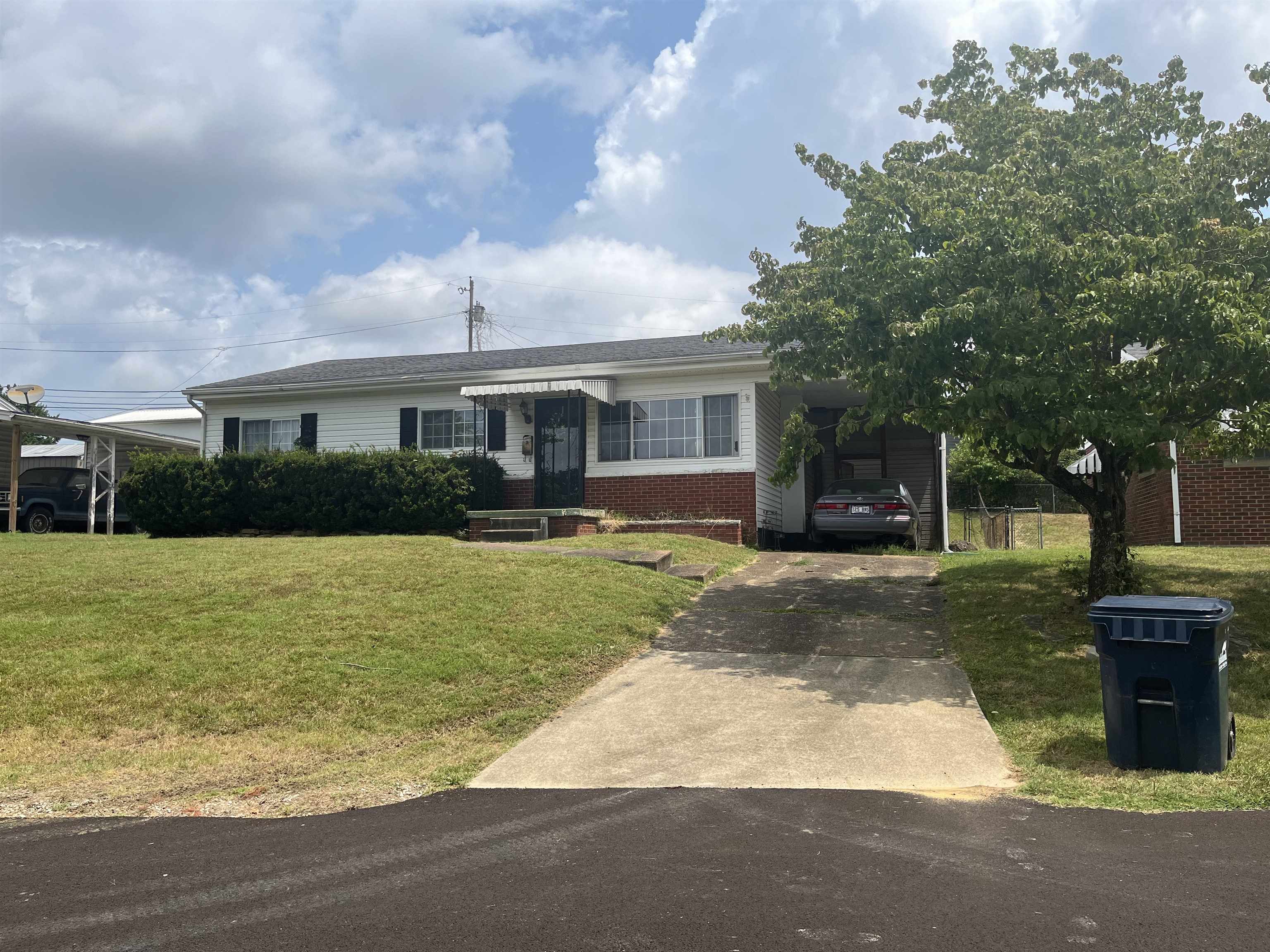 4411 Southview Road Ashland, KY 41101 - Photo 1 of 4