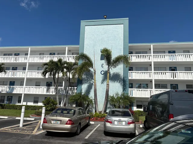 $125,000 | 2804 Victoria Way, Unit B2, Coconut Creek, FL 33066