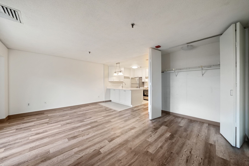 133 Commander Shea Boulevard, Unit 209 Quincy, MA 02171 - Photo 6 of 12