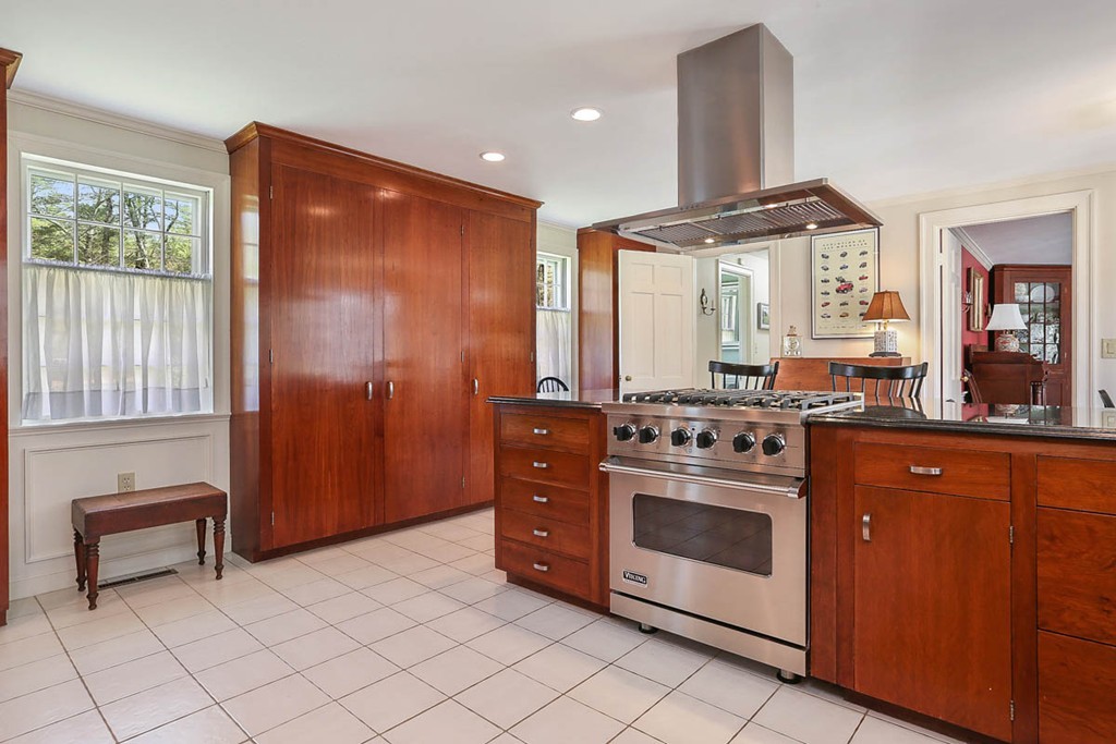 94 Georgetown Road Boxford, MA 01921 - Photo 3 of 30