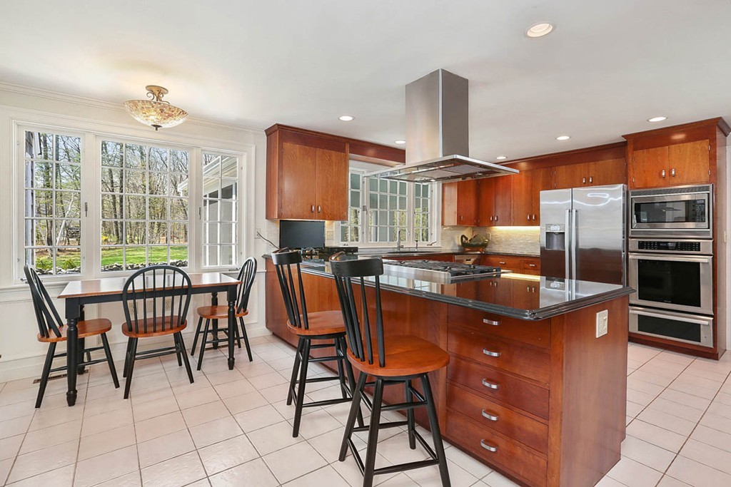 94 Georgetown Road Boxford, MA 01921 - Photo 4 of 30