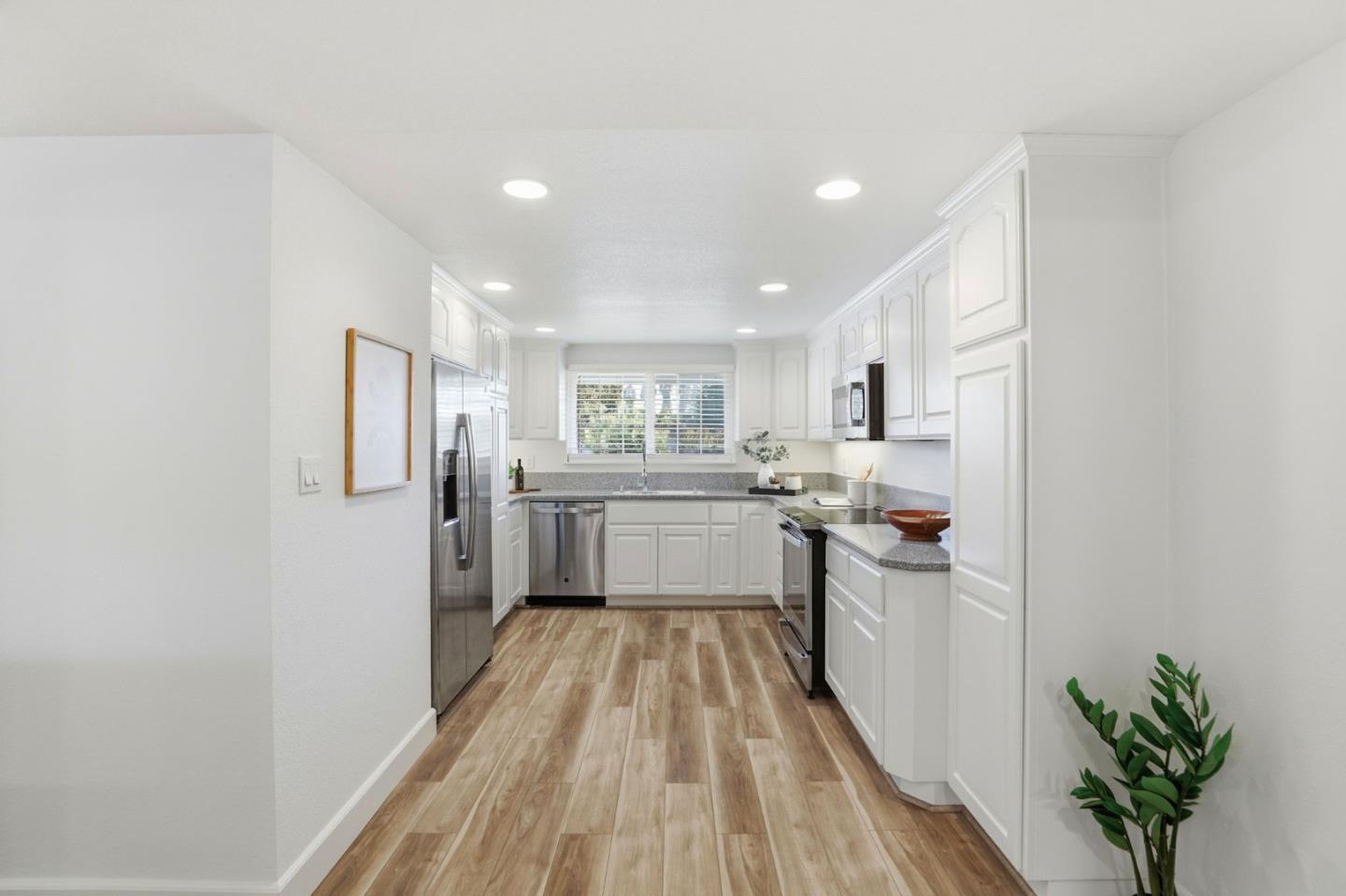 2333 Downing Avenue San Jose, CA 95128 - Photo 12 of 43