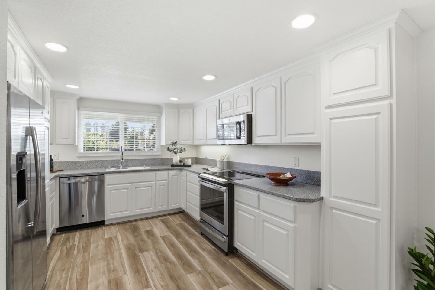 2333 Downing Avenue San Jose, CA 95128 - Photo 13 of 43