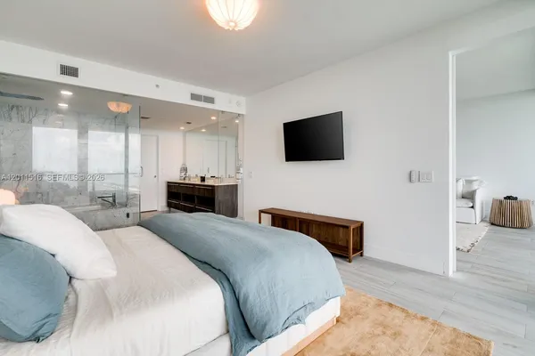 $8,900 | 3131 Northeast 7th Avenue, Unit 3804, Miami, FL 33137
