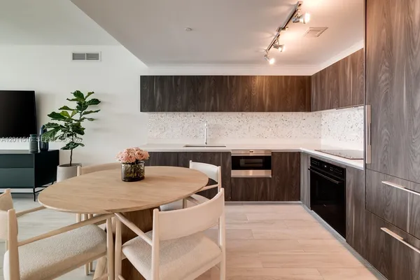 $8,900 | 3131 Northeast 7th Avenue, Unit 3804, Miami, FL 33137