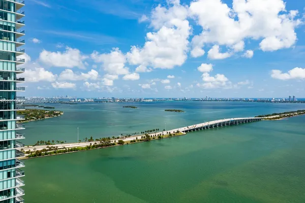 $8,900 | 3131 Northeast 7th Avenue, Unit 3804, Miami, FL 33137