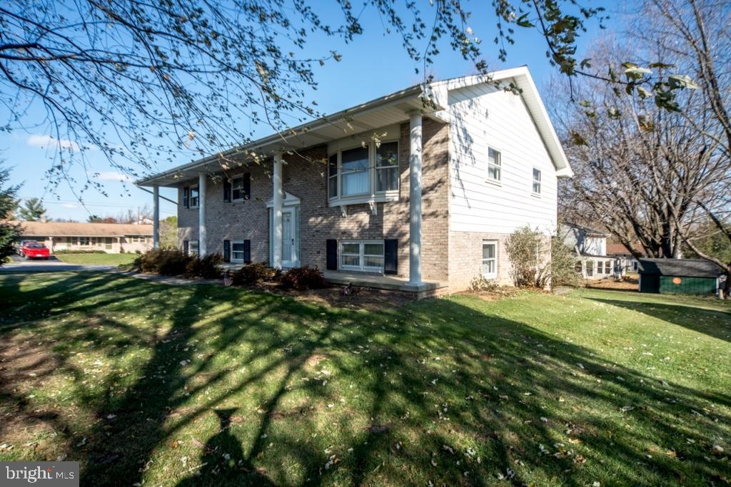 2161 Coventry Road Lancaster, PA 17601 - Photo 2 of 24 Gallery Image 2