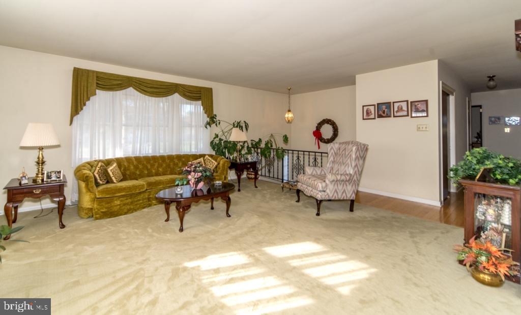 2161 Coventry Road Lancaster, PA 17601 - Photo 4 of 24 Gallery Image 4