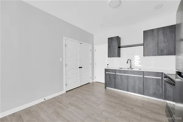 $1,250 | 909 West La Pointe Avenue, Unit 2, Alton, TX 78573