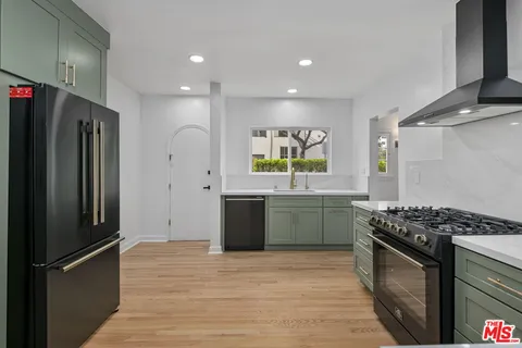 $1,940,000 | 951 North Martel Avenue, Los Angeles, CA 90046