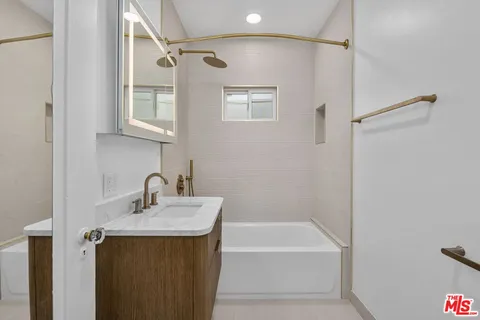 $1,940,000 | 951 North Martel Avenue, Los Angeles, CA 90046