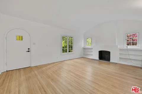 $1,940,000 | 951 North Martel Avenue, Los Angeles, CA 90046