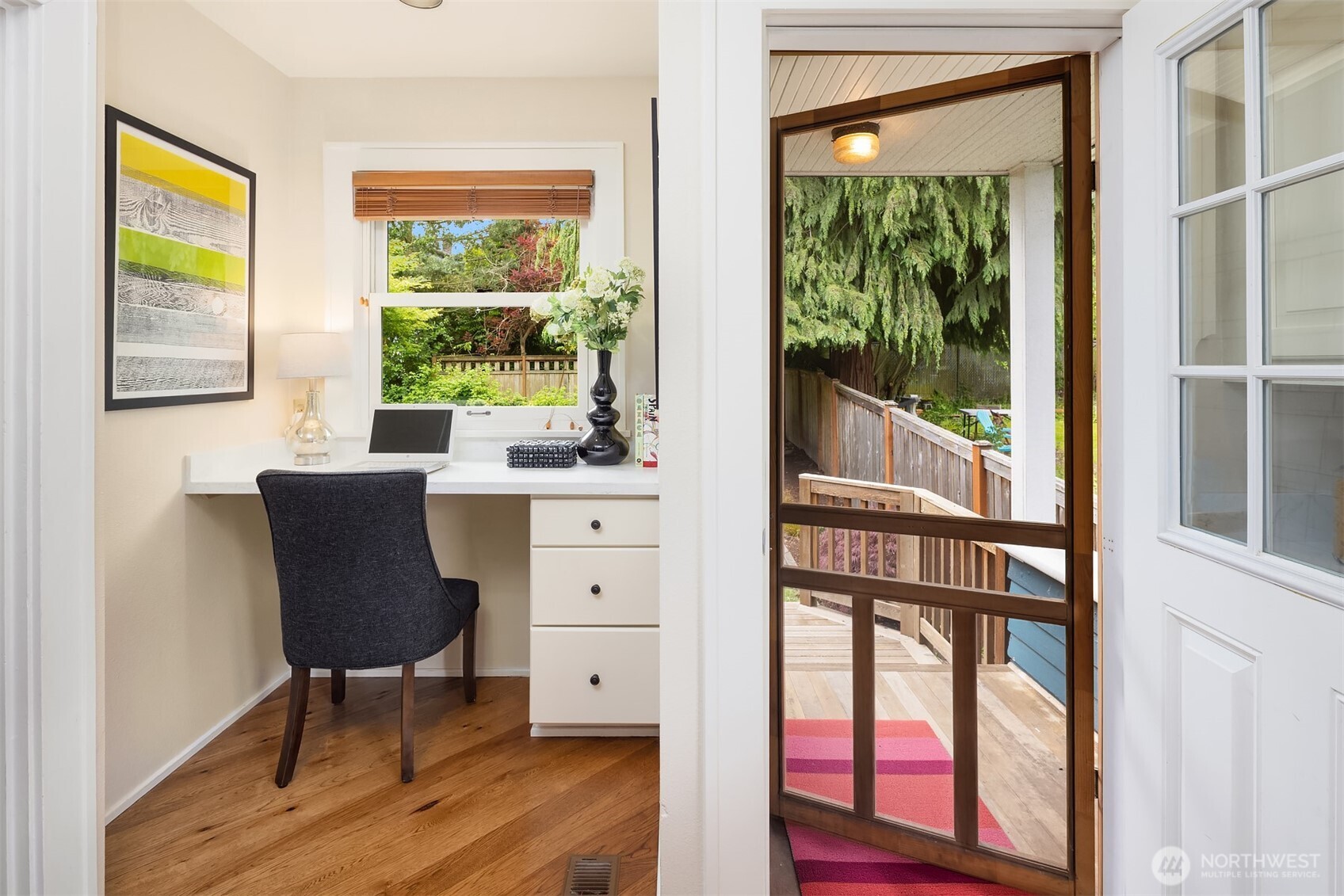 4529 Eastern Avenue North Seattle, WA 98103 - Photo 14 of 26 Gallery Image 14