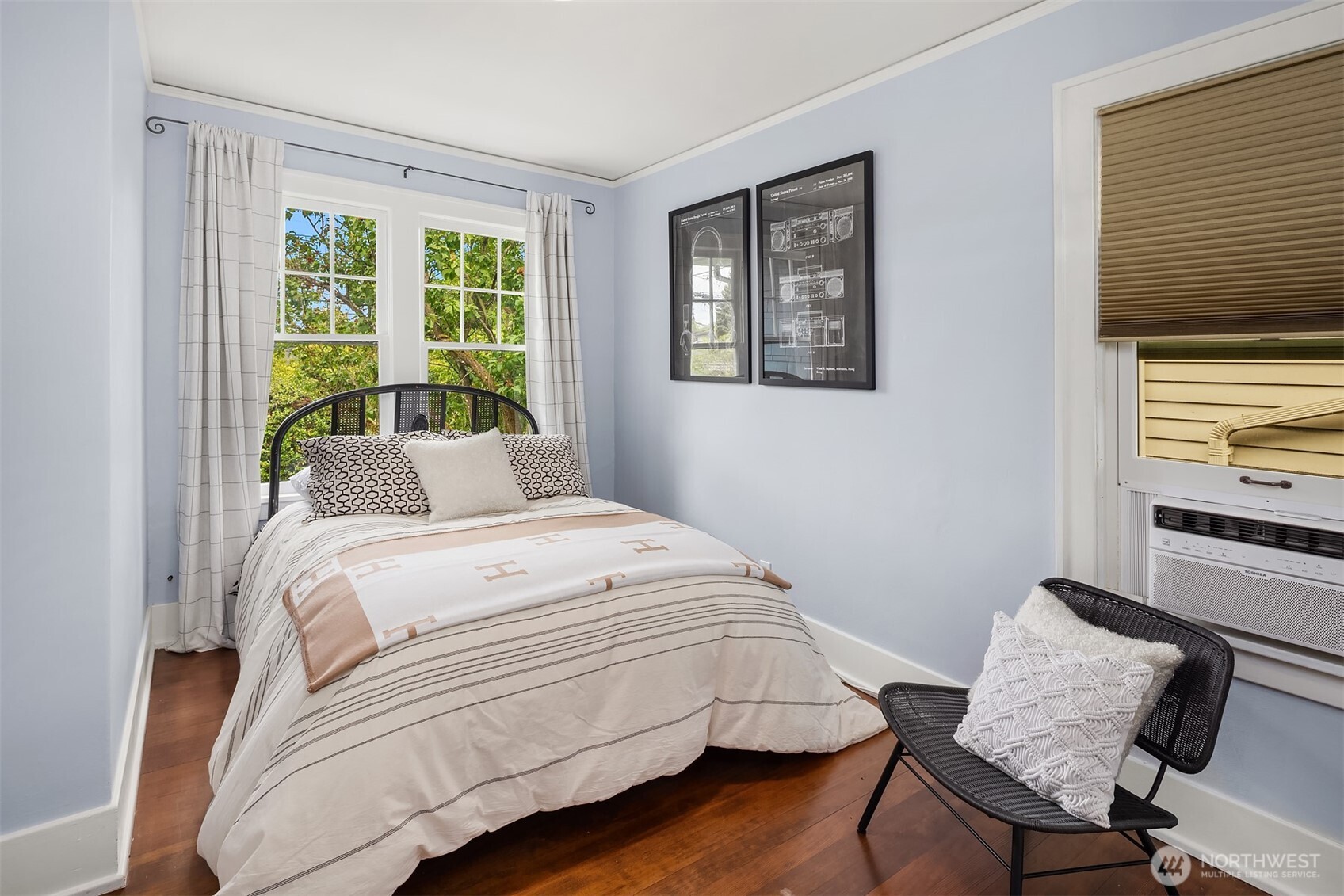 4529 Eastern Avenue North Seattle, WA 98103 - Photo 16 of 26 Gallery Image 16