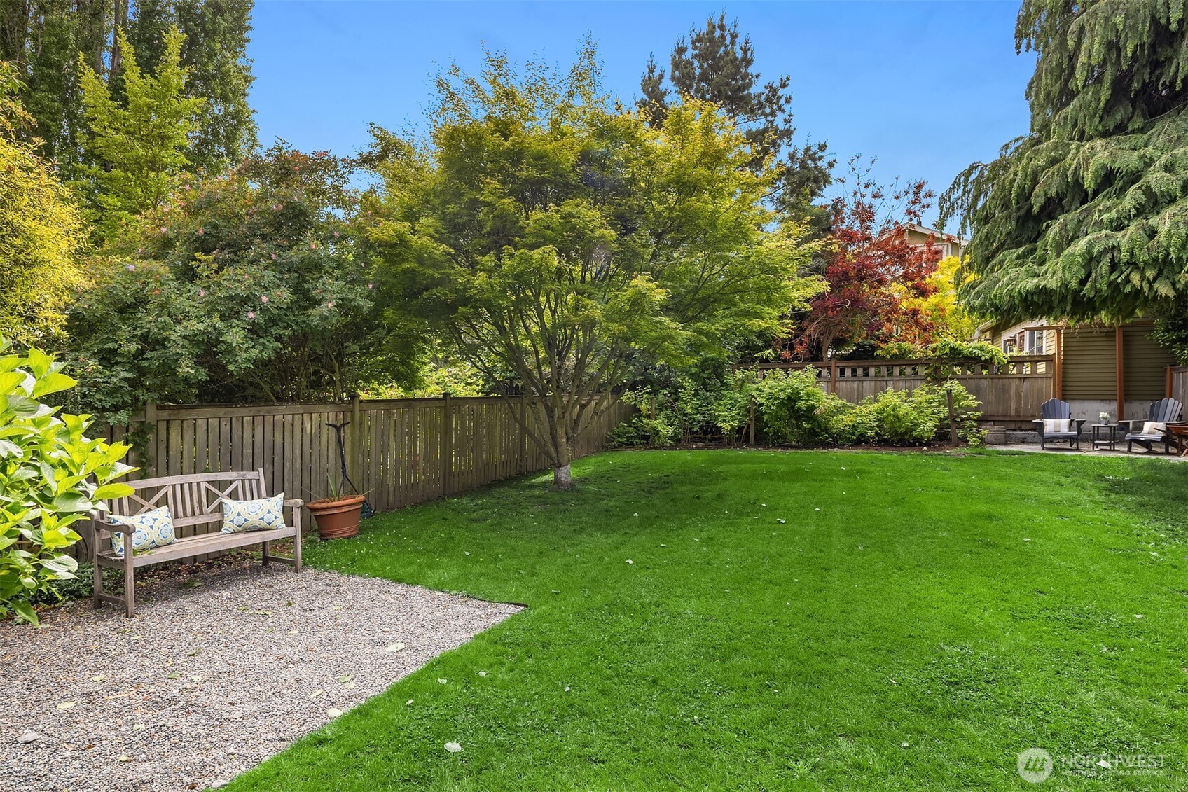 4529 Eastern Avenue North Seattle, WA 98103 - Photo 24 of 26 Gallery Image 24