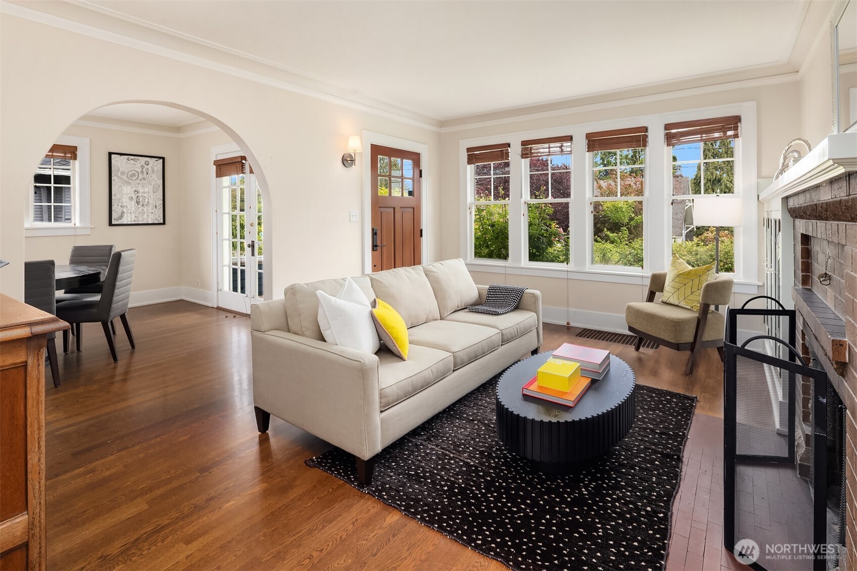 4529 Eastern Avenue North Seattle, WA 98103 - Photo 5 of 26 Gallery Image 5