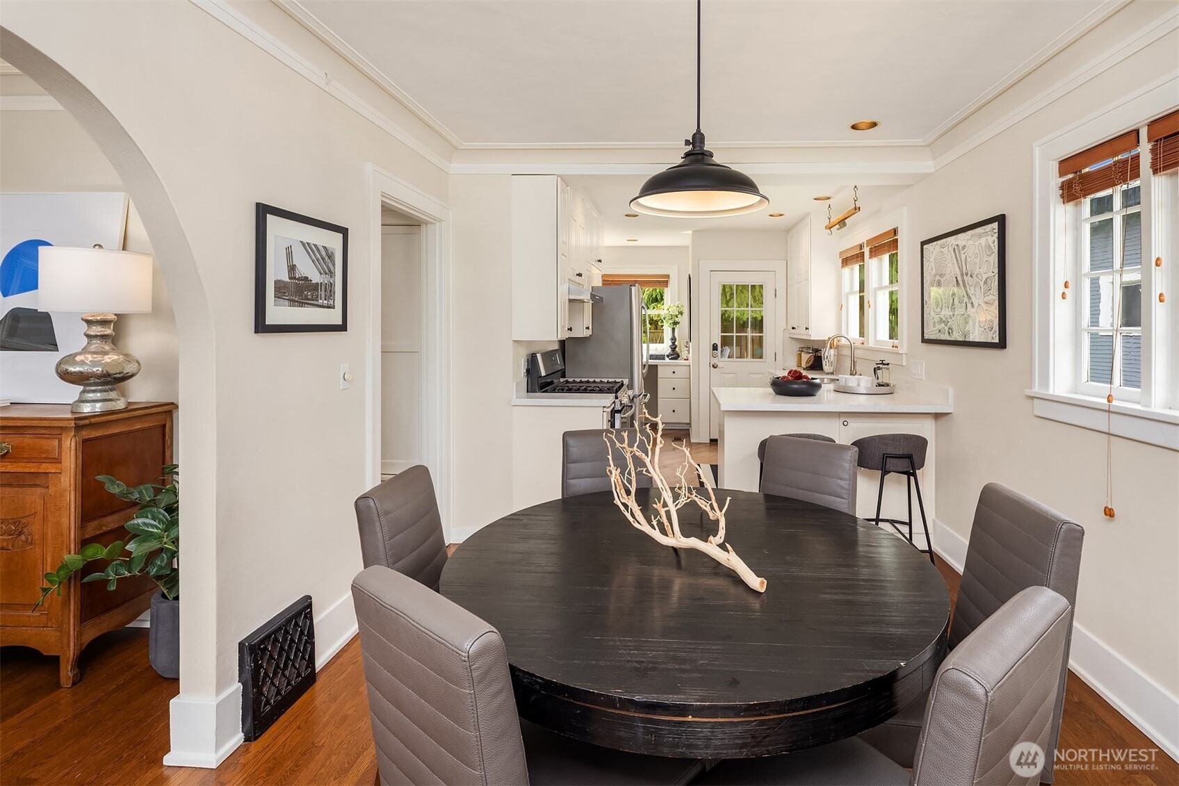 4529 Eastern Avenue North Seattle, WA 98103 - Photo 6 of 26 Gallery Image 6