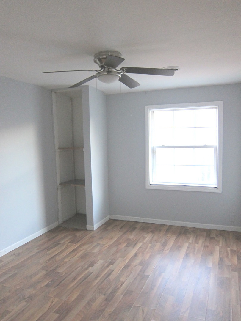 1328 Fairmount Avenue Joliet, IL 60432 - Photo 4 of 23