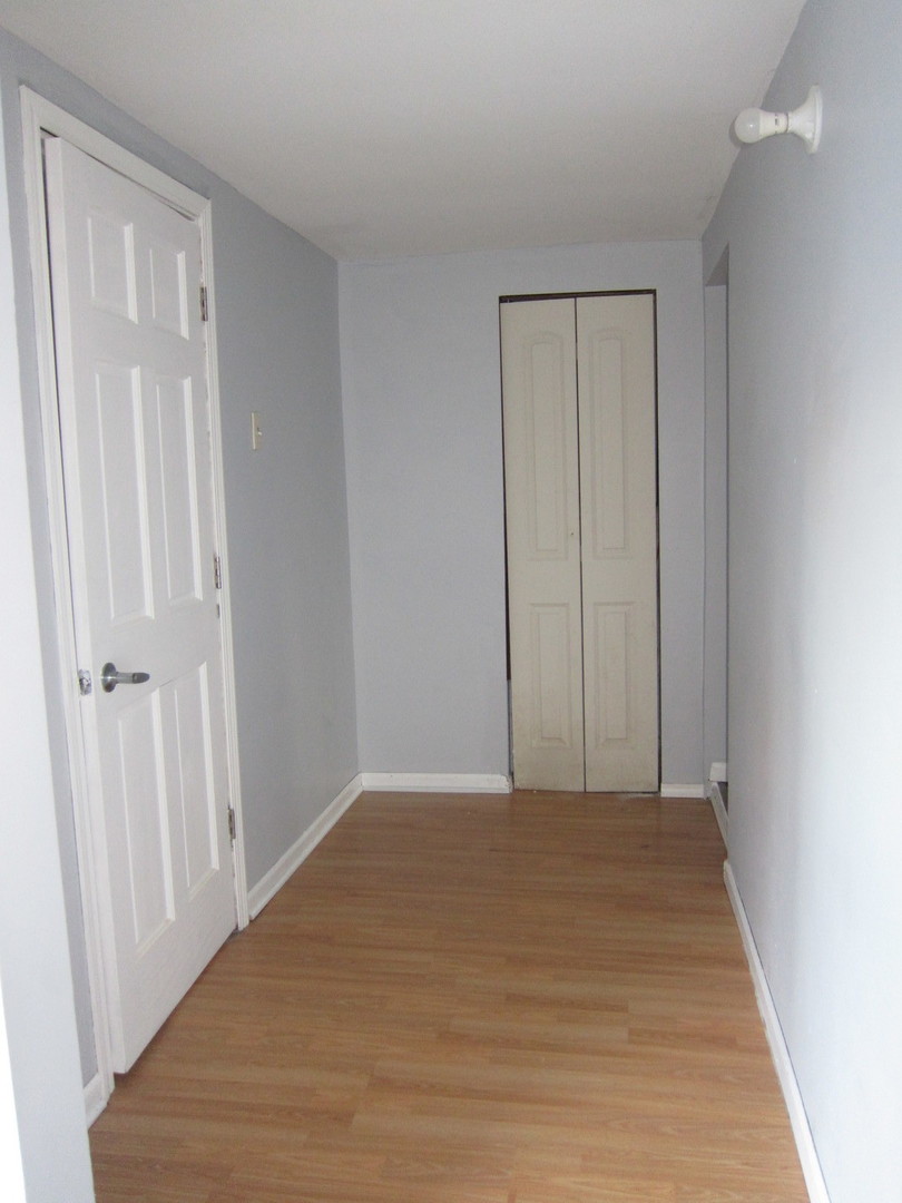 1328 Fairmount Avenue Joliet, IL 60432 - Photo 8 of 23