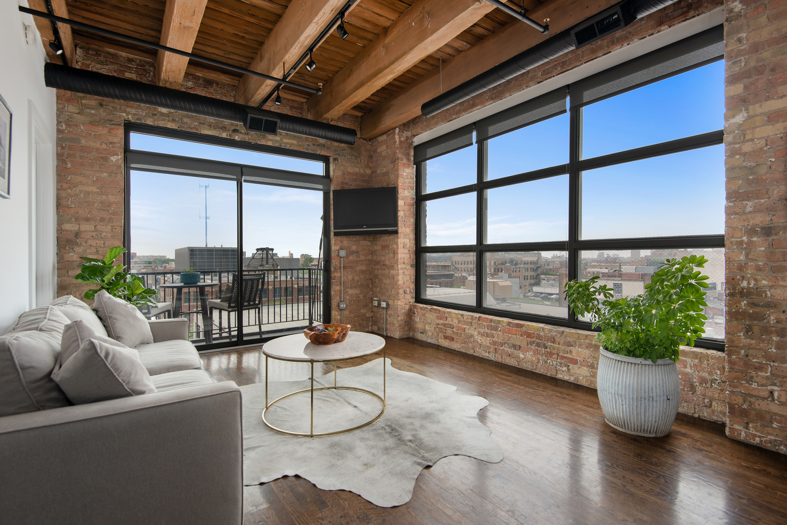106 North Aberdeen Street, Unit 5H Chicago, IL 60607 - Photo 8 of 14