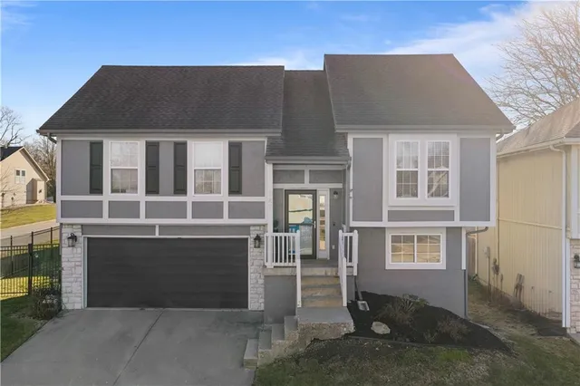 $315,000 | 747 East 124 Street, Kansas City, MO 64146