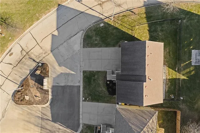 $315,000 | 747 East 124 Street, Kansas City, MO 64146