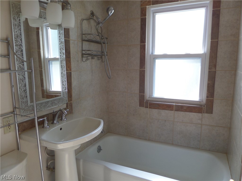 6102 Dunham Road Maple Heights, OH 44137 - Photo 5 of 14