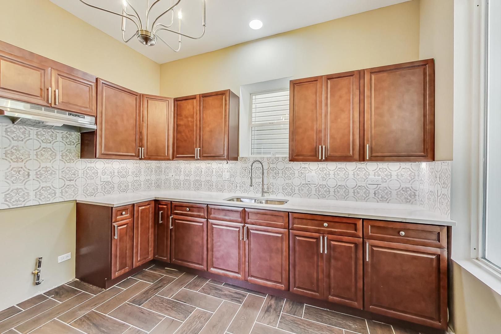 5722 South Racine Avenue Chicago, IL 60636 - Photo 9 of 33 Gallery Image 9