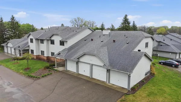 $200,000 | 6233 Magda Drive, Unit C, Maple Grove, MN 55369
