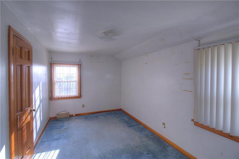 654 Meadow Lane Rochester, PA 15074 - Photo 14 of 25