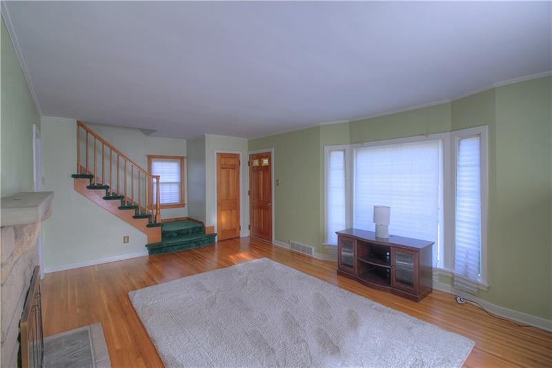 654 Meadow Lane Rochester, PA 15074 - Photo 3 of 25