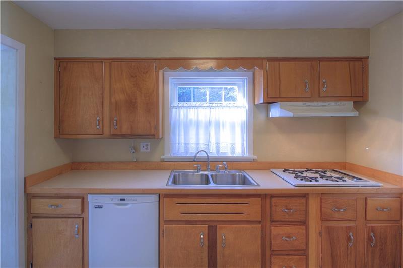 654 Meadow Lane Rochester, PA 15074 - Photo 6 of 25
