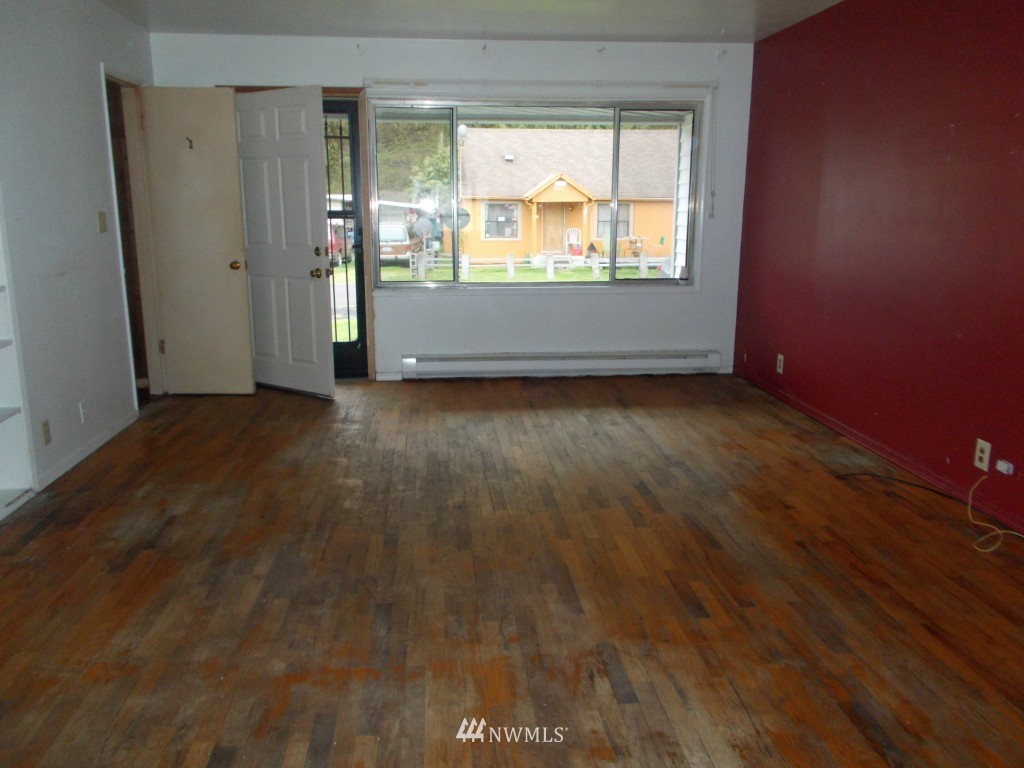 408 Columbia Road Winlock, WA 98596 - Photo 4 of 10