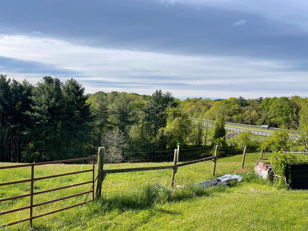 140 Baltimore Road Hillsville, VA 24343 - Photo 32 of 36 Gallery Image 32