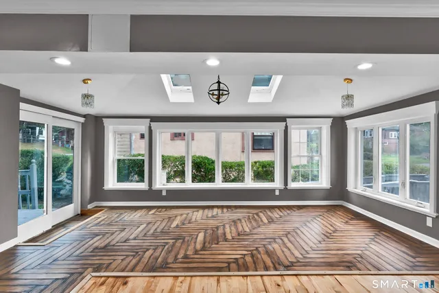 $459,900 | 120 Whitney Street, Hartford, CT 06105