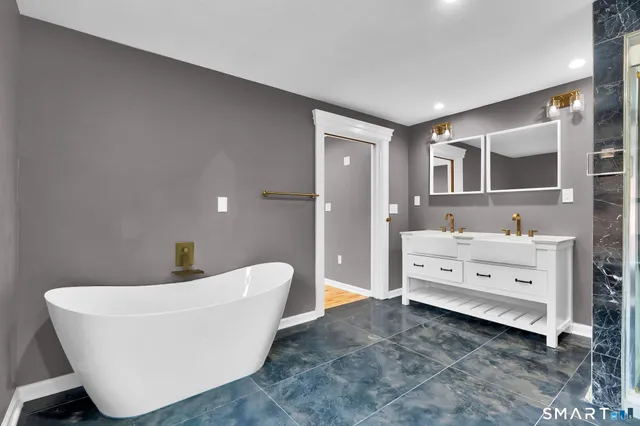 $459,900 | 120 Whitney Street, Hartford, CT 06105