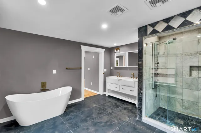 $459,900 | 120 Whitney Street, Hartford, CT 06105