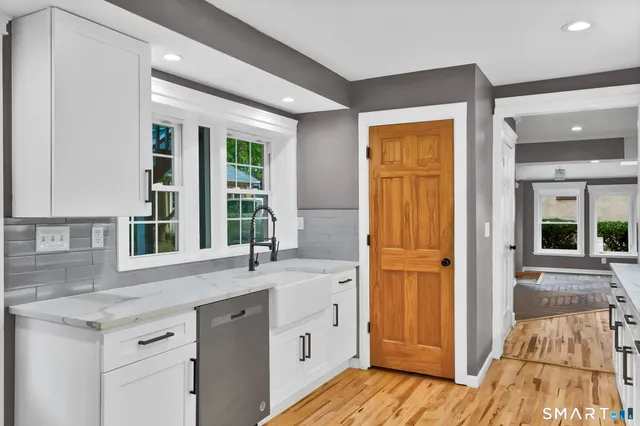 $459,900 | 120 Whitney Street, Hartford, CT 06105