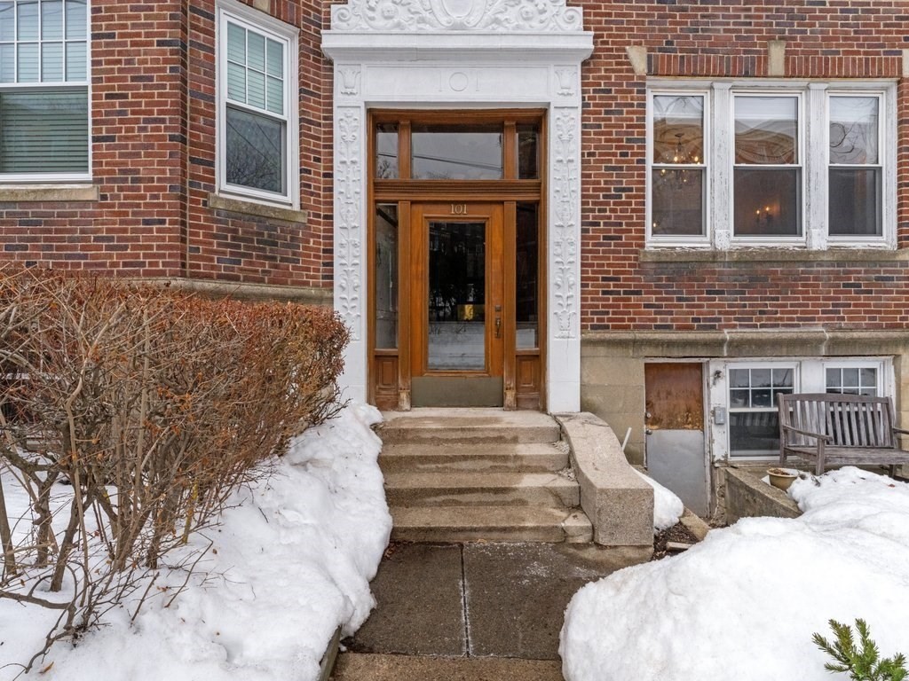 101 Winthrop Road, Unit 1 Brookline, MA 02445 - Photo 27 of 30 Gallery Image 27