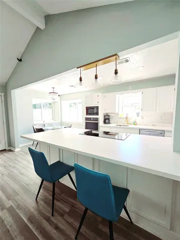 $2,300 | 16211 Townes Road, Friendswood, TX 77546