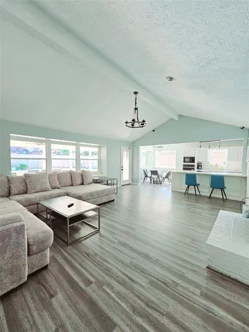 $2,300 | 16211 Townes Road, Friendswood, TX 77546