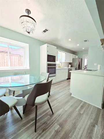 $2,300 | 16211 Townes Road, Friendswood, TX 77546