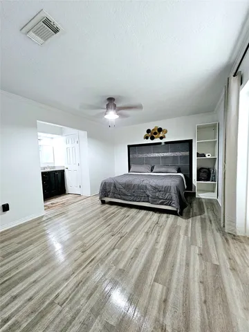 $2,300 | 16211 Townes Road, Friendswood, TX 77546