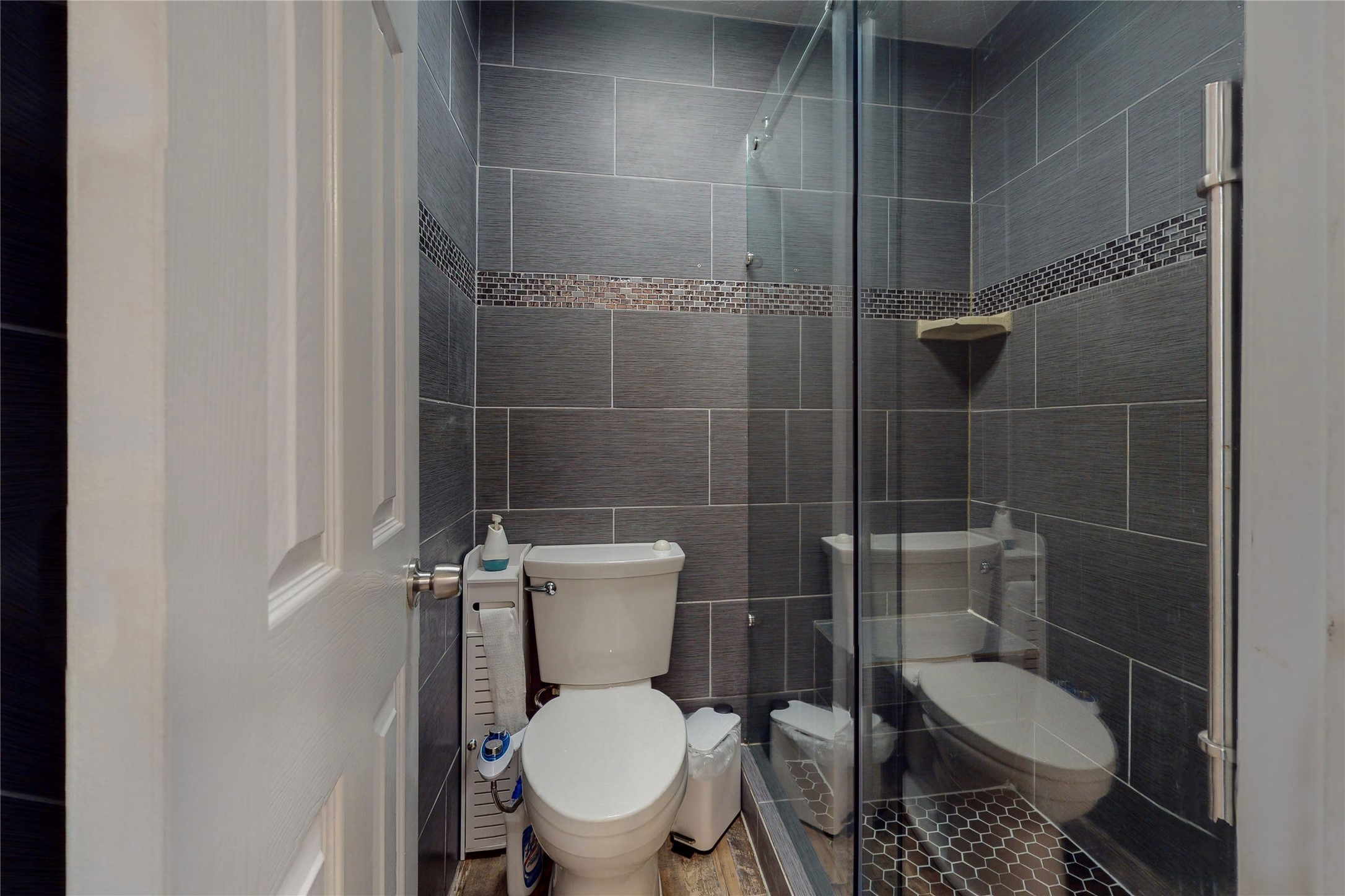 16211 Townes Road Friendswood, TX 77546 - Photo 16 of 31 Primary Bathroom