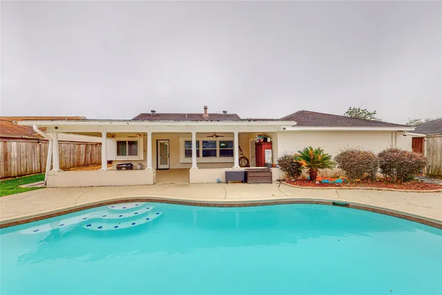 $2,300 | 16211 Townes Road, Friendswood, TX 77546