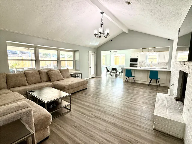 $2,300 | 16211 Townes Road, Friendswood, TX 77546